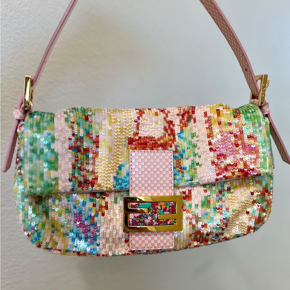 looking for Fendi baguette bag